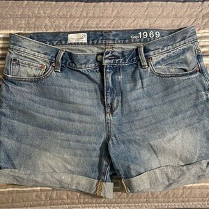 Gap 1969 denim shorts with cuff